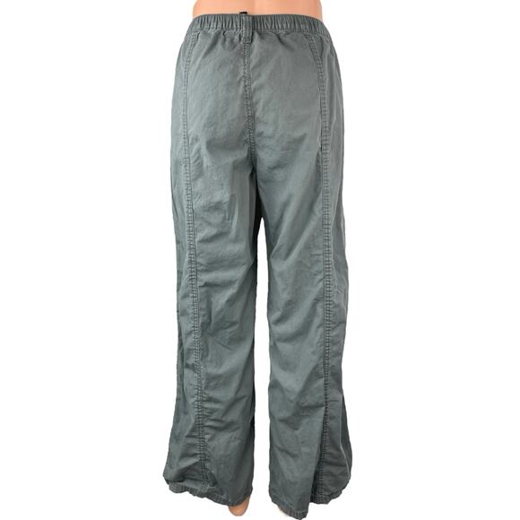 H&M Women's Gray High Waisted Straight Relaxed Cargo Windbreaker Utility Pants 8 - Picture 3 of 4
